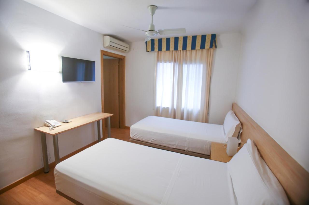 Gatell Hotel Vilanova i la Geltru Bagian luar foto